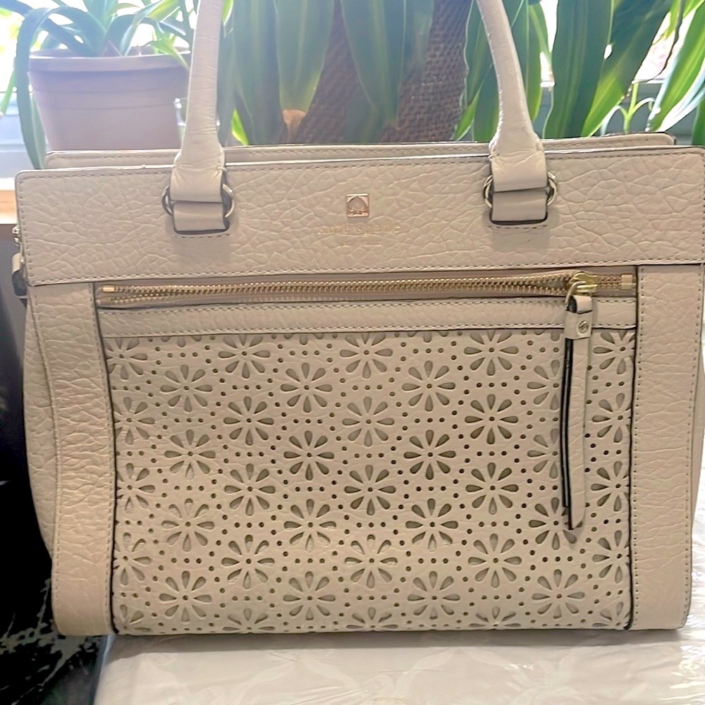 Kate Spade New York Perri Lane romy tote bag like new.